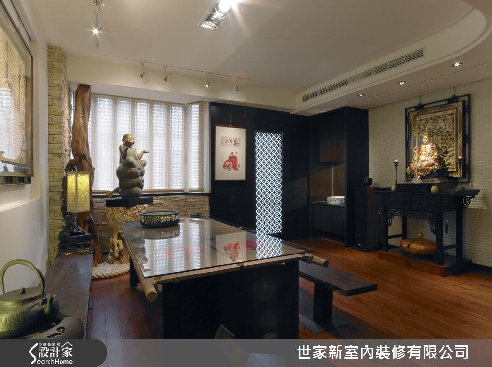 來到桃園縣蘆竹鄉的 13 坪空間,宛如走進一間小小的古